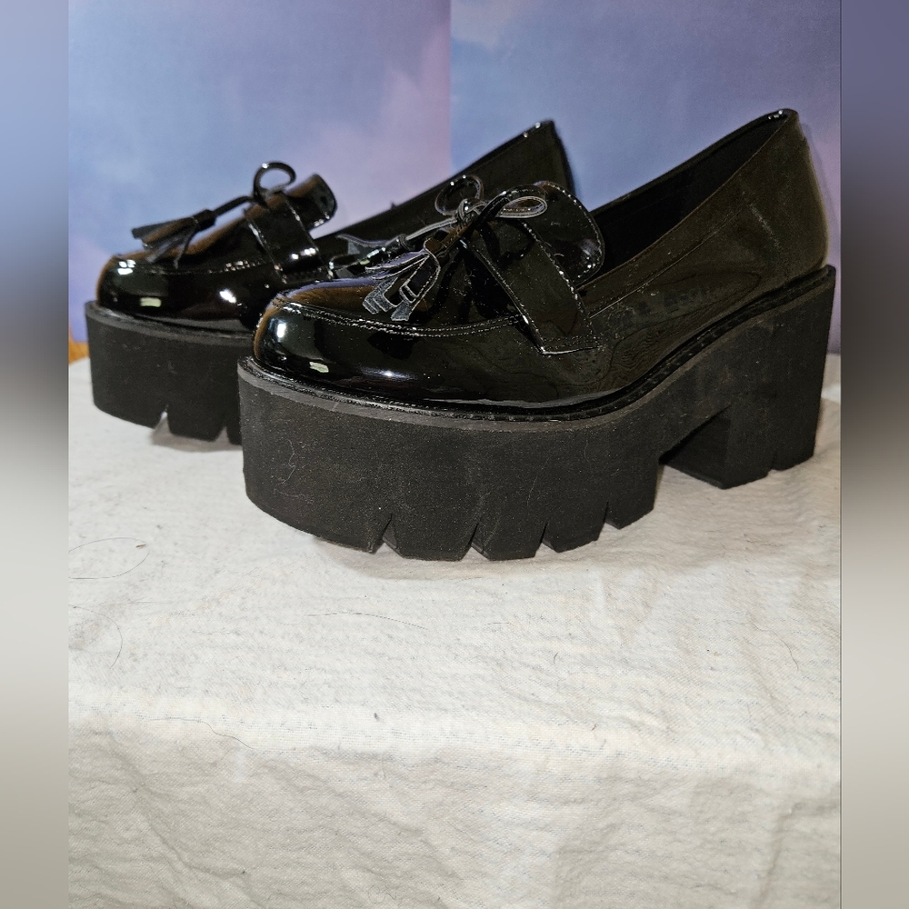 NWOT Black platform shoes